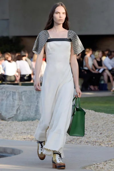 Look 9